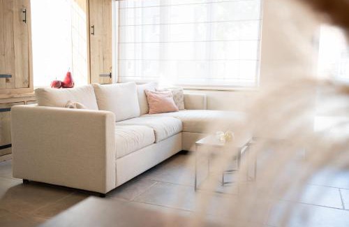 Bethoveld House | Oceanfront Retreat at Vakantiewoning Huis 8 Awaits You