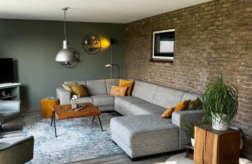 Schenkeldijk Apartment | Discover Vakantiewoning Le Garaazje: Rated 9.6/10, Family-Friendly