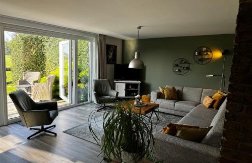 Schenkeldijk Apartment | Discover Vakantiewoning Le Garaazje: Rated 9.6/10, Family-Friendly