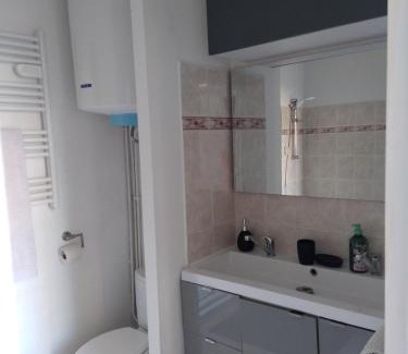 Etampes Apartment | Valérie Hotel: Family-Friendly Stay with Great Reviews