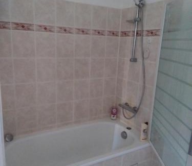 Etampes Apartment | Valérie Hotel: Family-Friendly Stay with Great Reviews