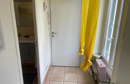 Etampes Apartment | Valérie Hotel: Family-Friendly Stay with Great Reviews