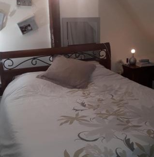 Parigne-lʼEveque Bed & Breakfast | Discover Valérie GOUFFÉ: Pet-Friendly Haven with Dining