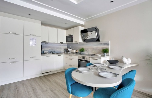 Pleneuf-Val-Andre Apartment | Val Détente: Relaxing Beachside Stay with Oceanfront Views