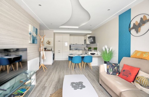 Pleneuf-Val-Andre Apartment | Val Détente: Relaxing Beachside Stay with Oceanfront Views