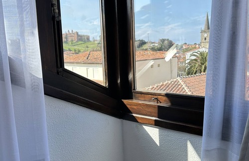 Comillas City Center Apartment | Oceanfront Val de Comillas Apartment with Breakfast Included