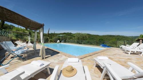 Valfabbrica Villa | Discover Val di Marco 12: Top-Rated Villa with Pool