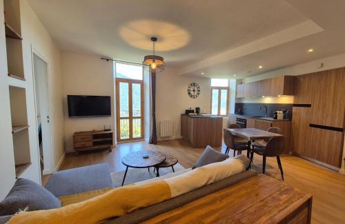 Seez Apartment | Inviting Apartment with Balcony in Séez for Families