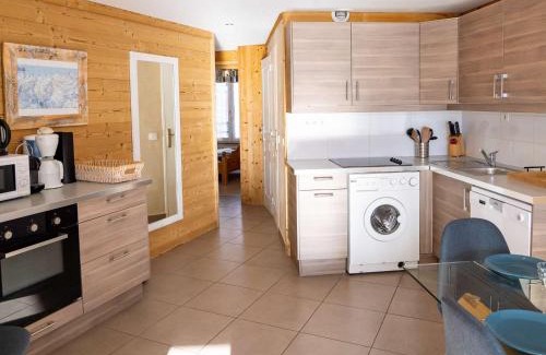 Val-Thorens Apartment | Renovated 52m² Apartment with Scenic Views near Ski Slopes