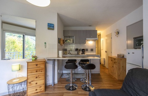 Bareges Apartment | Valange Hotel: Mountain Views & Family-Friendly Amenities