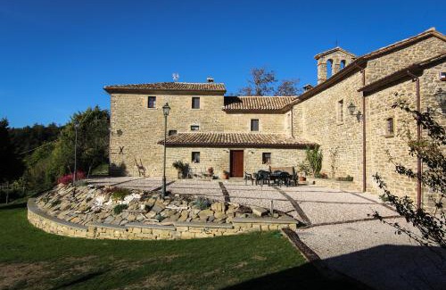 Mercatello sul Metauro Bed & Breakfast | Exceptional Valbuona B&B: Pet Friendly with Pool & Breakfast