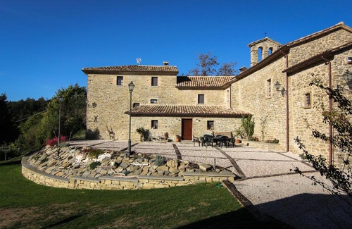 Mercatello sul Metauro Bed & Breakfast | Top-Rated Valbuona B&B with Pool and Pet-Friendly Amenities