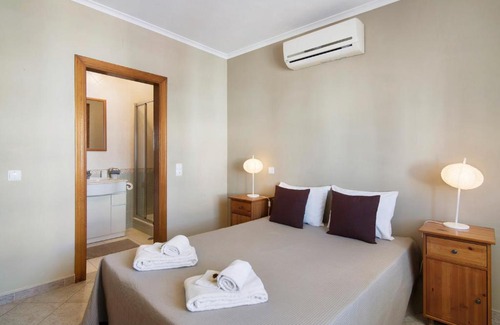 Canada Apartment | Family-Friendly Valdi: A 4-Star Pet-Friendly Retreat