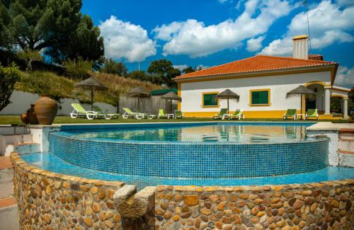 Pego House | Discover Vale De Ferreiros: 4-Star Oceanfront Retreat