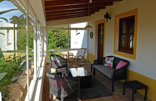 Abris House | Discover Vale do Guizo Casa Poente: Oceanfront Retreat