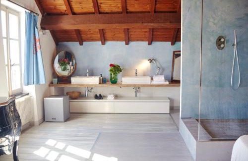 Borgio Verezzi Bed & Breakfast | Elegant Vale's Suite at Verezzi - Family Friendly Retreat