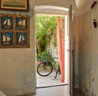 Borgio Verezzi Bed & Breakfast | Elegant Vale's Suite at Verezzi - Family Friendly Retreat