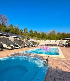 Novaci House | Experience VALEA MAGURII: 4-Star Retreat with Ocean Views