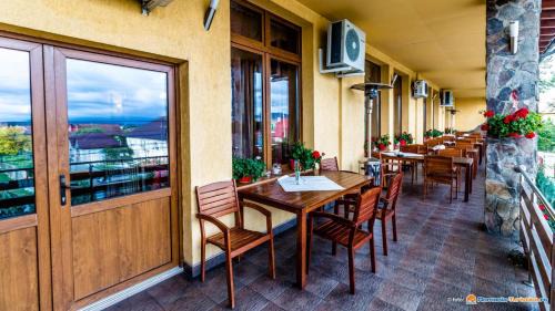 Reghin Hotel | Discover Valea Regilor Reghin: Family-Friendly Retreat