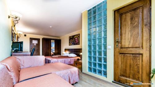 Reghin Hotel | Discover Valea Regilor Reghin: Family-Friendly Retreat