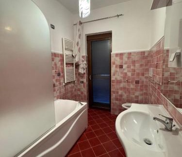 Torre Annunziata Apartment | Valendriu's House