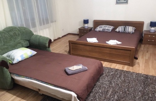 Jurmala House | Valensija: Cozy Apartment for Two with Dining & Kitchen