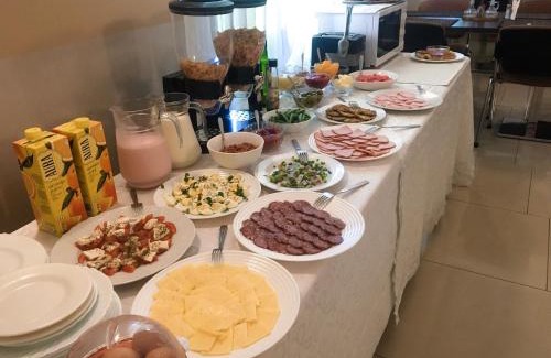 Jurmala Hotel | Valensija: Pet-Friendly Haven with Hot Tub & Breakfast