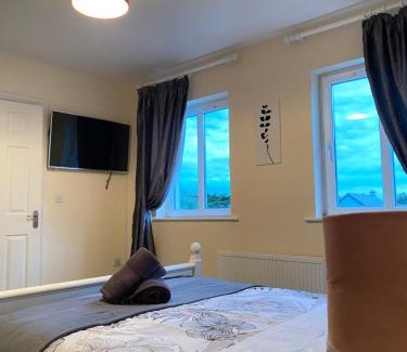 Reenglass House | Oceanfront Experience at Valentia Skellig Rooms - 8.4/10 Rating