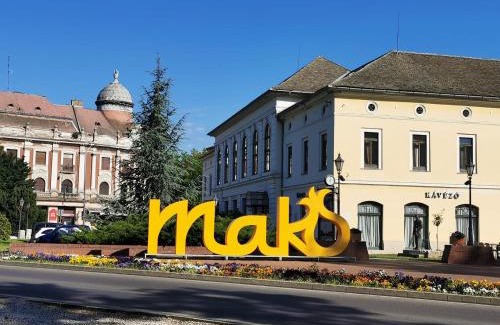 Mako Apartment | Guest Rated 9.9/10 at Valentin Apartman Retreat