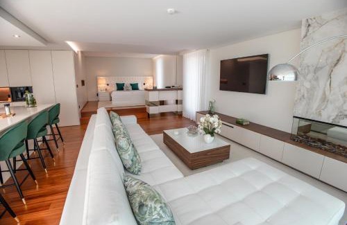 Creixomil Apartment | Valentina Residence by GuimaGold