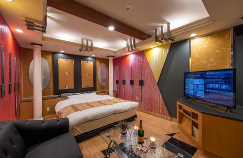 Kasama Hotel | Valentine Resort: Eco-Friendly Retreat with Breakfast & Hot Tub