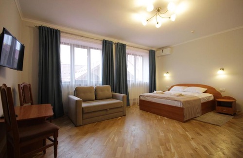 Skhidnytsya Hotel | Seaside Retreat at Valentyna: Rated 9.8 with Ocean Views