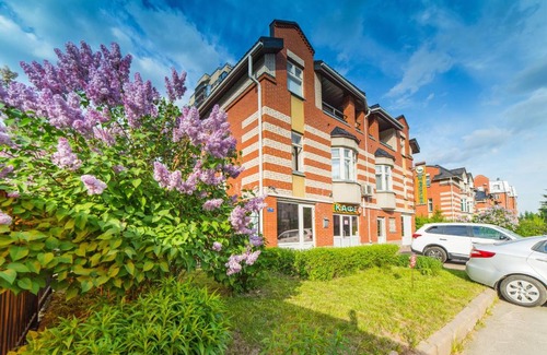 Yuntolovo Bed & Breakfast | Valeria Mini Hotel: Guest Rated 9/10 with Pool & Breakfast