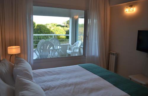 Valeria del Mar Apartment | Relax at Valeria Playa Apart: Oceanfront Bliss Awaits