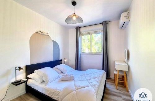 Sainte-Clotilde Centre Apartment | Valeriane: Family-Friendly 4-Star Hotel in Sainte-Clotilde