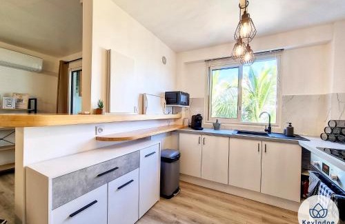 Sainte-Clotilde Centre Apartment | Valeriane: Family-Friendly 4-Star Hotel in Sainte-Clotilde
