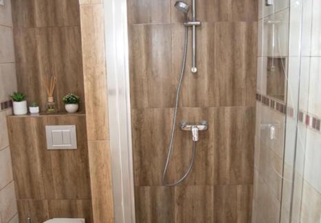 Sura Mica House | Budget-Friendly Valery House with Kitchen & Child Amenities