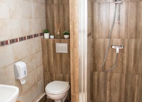 Sura Mica House | Budget-Friendly Valery House with Kitchen & Child Amenities