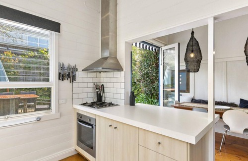 Lorne House | Beachside Getaway: Valetta - Ideal for You and Your Pet