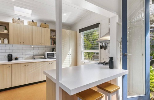 Lorne House | Beachside Getaway: Valetta - Ideal for You and Your Pet