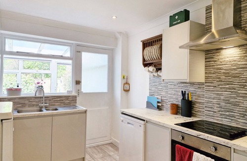Emsworth House | Family-Friendly Valetta Park: Ocean View Retreat for 6
