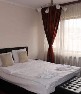 Razlog House | Valevitsata Guesthouse: Child-Friendly Retreat with Kitchen