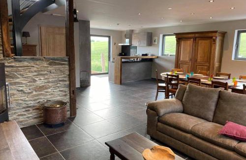 Herbaimont House | Valgrange: Premier Stay with Oceanfront Pool & Spa