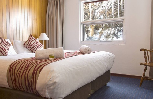 Perisher Valley Cabin | Explore Valhalla Lodge Perisher: Guest Rated 9.8/10