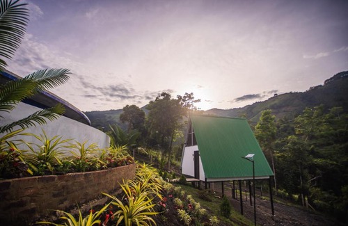 Nimaima Hotel | Experience Valhalla Nimaima Glamping: Pet-Friendly Retreat