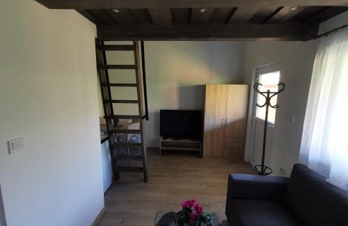 Veroce Apartment | Vali néni Kifőzde és Apartman: Guest Rated 8.9/10 Stay