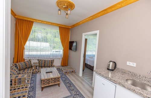 Macka Apartment | Pet-Friendly Valide Suit Apart with Family Amenities