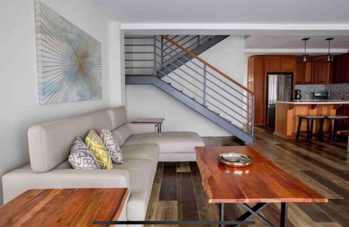 Maraval House | Vallée Cachée: 3-Bedroom Retreat with Roof Terrace & Pool