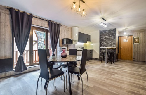 Incles Apartment | Explore Vall d'Incles Nature Hut with Spa & Family Amenities