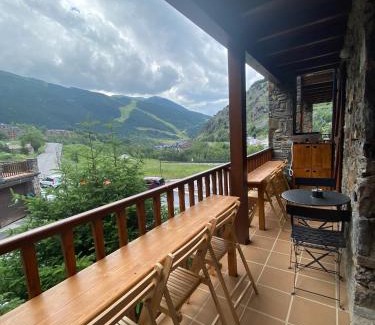 Incles Apartment | Discover Vall del Riu - A Family-Friendly Retreat